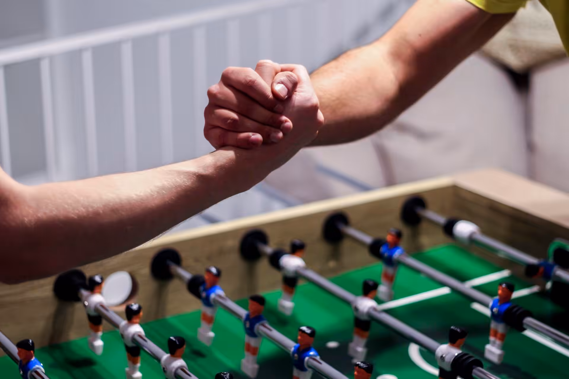Kickertisch bauen als Teamevent