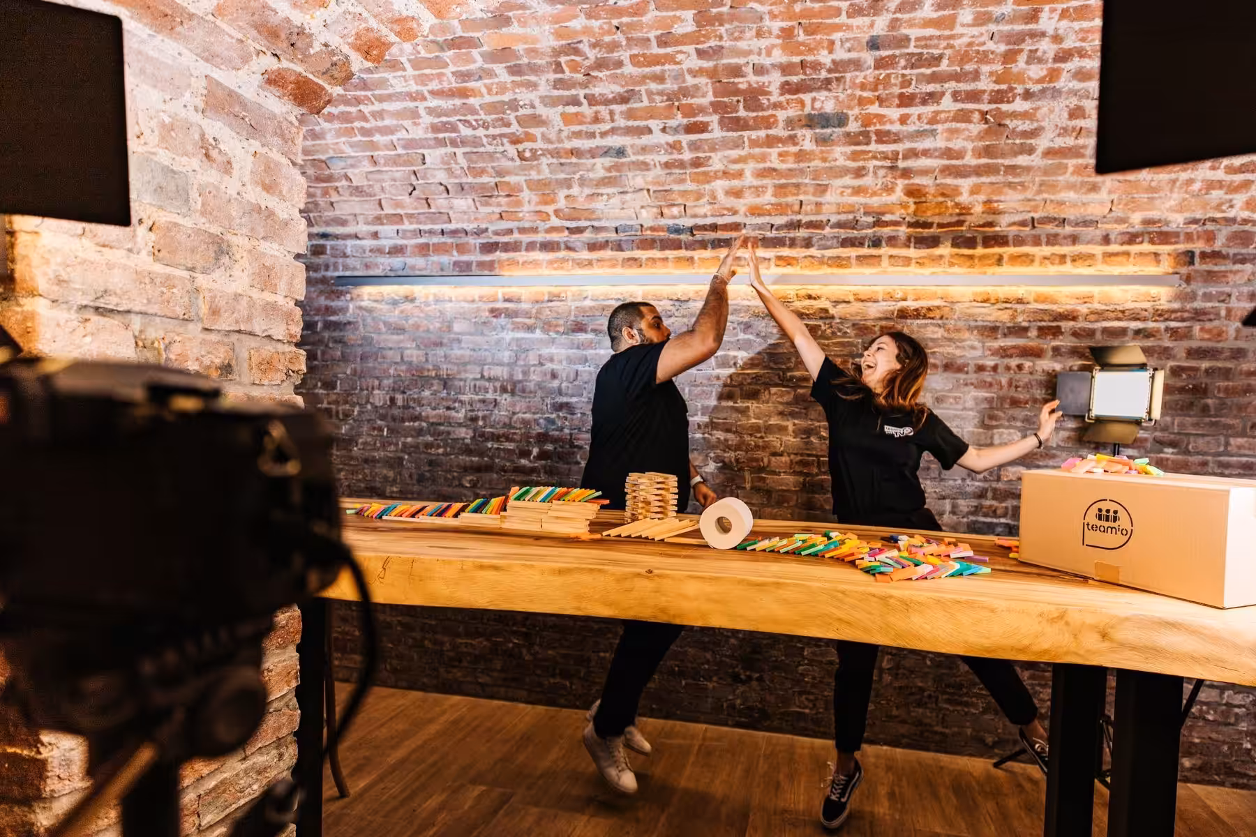 Domino Kettenreaktion als Online Teamevent für Firmen